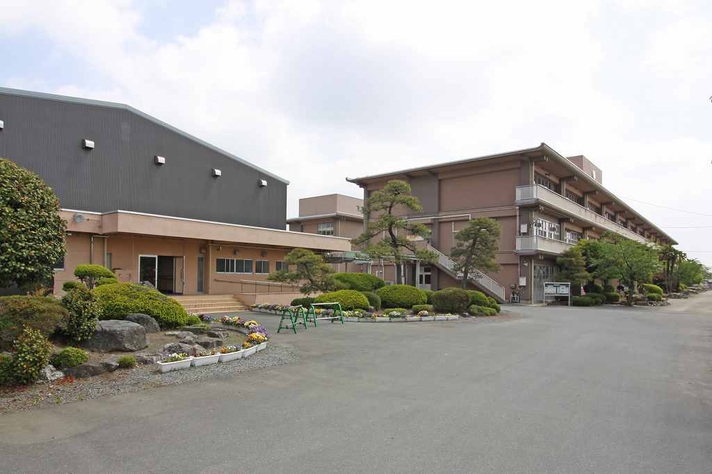 藤岡市立東中学校