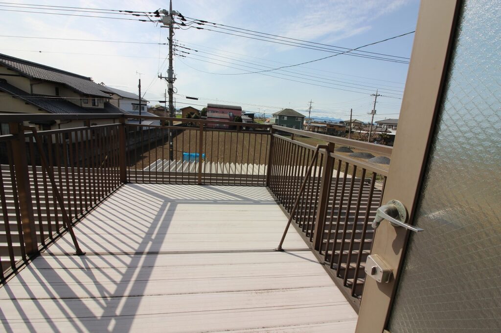 開放的な広々バルコニー